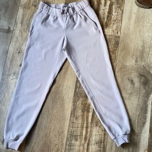 Lululemon on the fly joggers